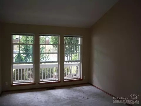 1436 NE Providence Dr, Bend, OR 97701 photo 11