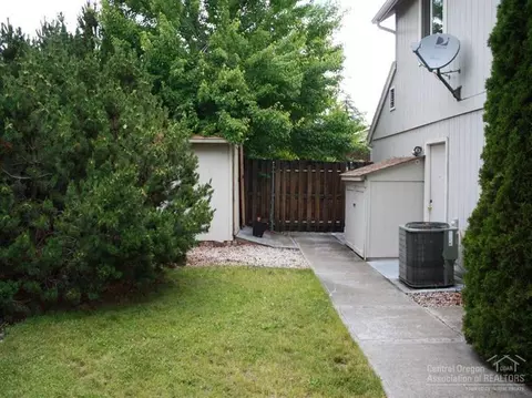 1436 NE Providence Dr, Bend, OR 97701 photo 12