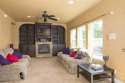 63226 Boyd Acres, Bend, OR 97701 photo 3
