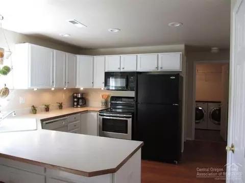 63340 Lava Crest St, Bend, OR 97701 photo 4