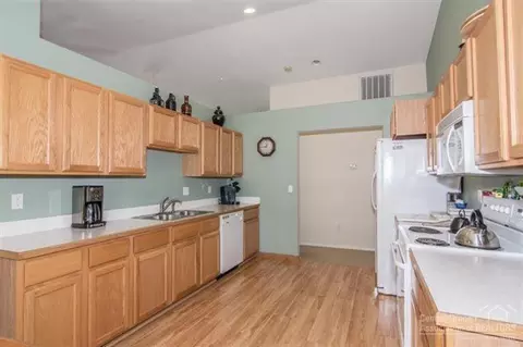 64754 Saros Ln, Bend, OR 97701 photo 9