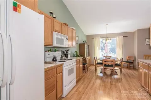 64754 Saros Ln, Bend, OR 97701 photo 8