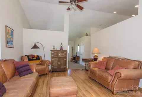 64754 Saros Ln, Bend, OR 97701 photo 4