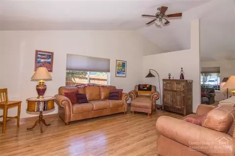 64754 Saros Ln, Bend, OR 97701 photo 5