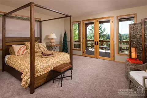 150 NW Phils Loop, Bend, OR 97701 photo 19