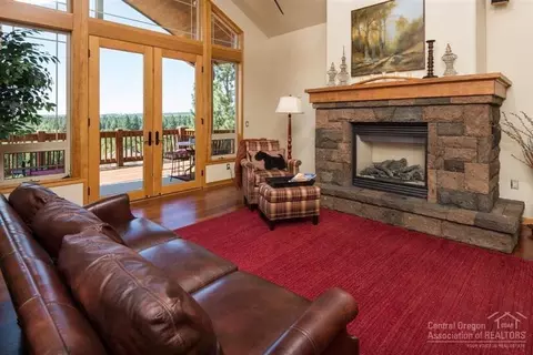 150 NW Phils Loop, Bend, OR 97701 photo 3