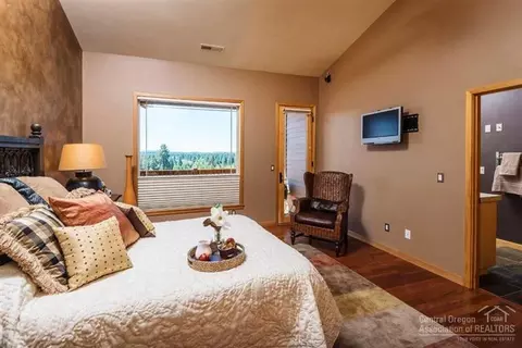 150 NW Phils Loop, Bend, OR 97701 photo 12