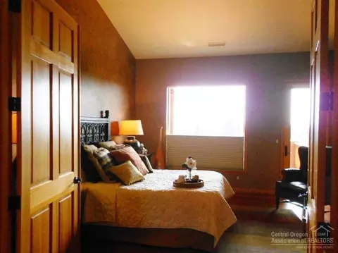 150 NW Phils Loop, Bend, OR 97701 photo 11