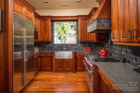 150 NW Phils Loop, Bend, OR 97701 photo 4