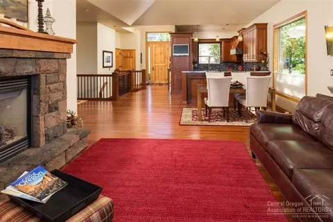 150 NW Phils Loop, Bend, OR 97701 photo 6