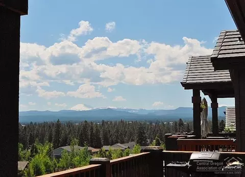 150 NW Phils Loop, Bend, OR 97701 photo 2