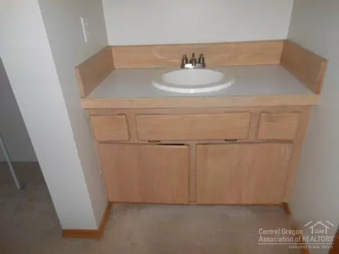 17617 Knight Rd, Bend, OR 97701 photo 8