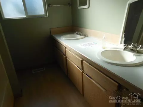 17617 Knight Rd, Bend, OR 97701 photo 5