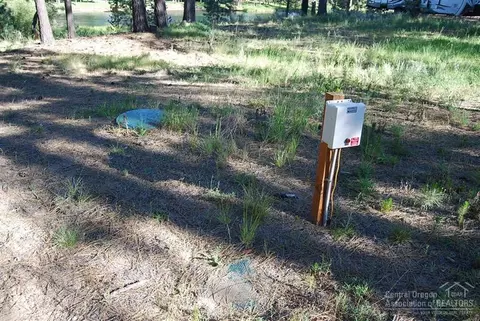17035 Upland Rd, Bend, OR 97707 photo 7