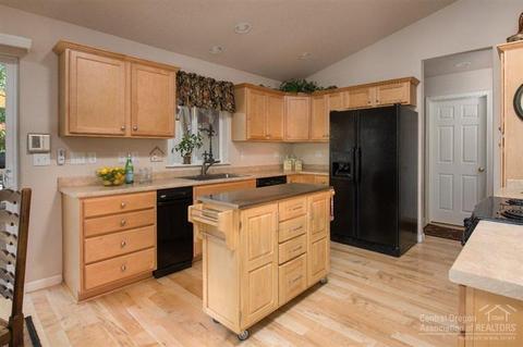 55932 Black Duck Rd, Bend, OR 97707 photo 3