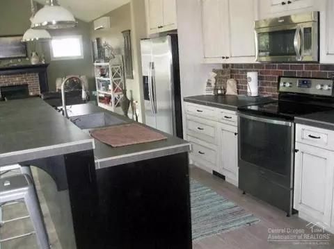 22149 Rickard Rd, Bend, OR 97702 photo 11