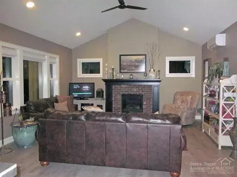 22149 Rickard Rd, Bend, OR 97702 photo 8