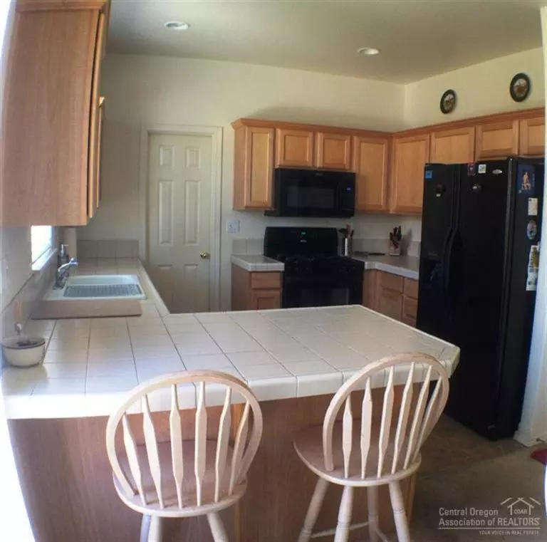  2828 NE Forum Dr, Bend, OR 97701 photo 6
