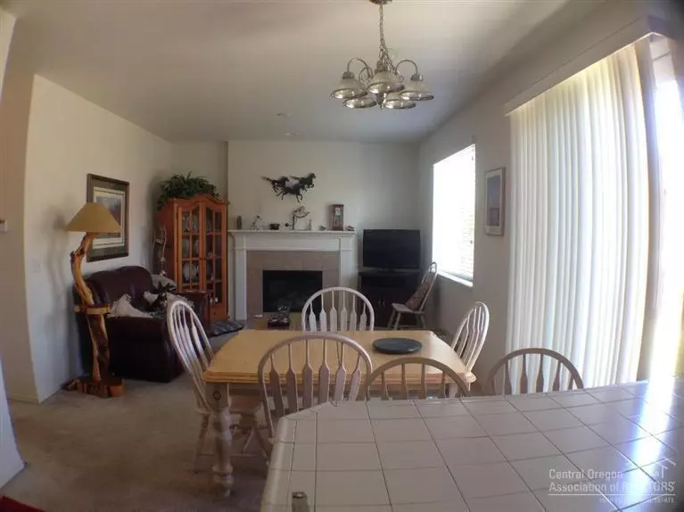  2828 NE Forum Dr, Bend, OR 97701 photo 5