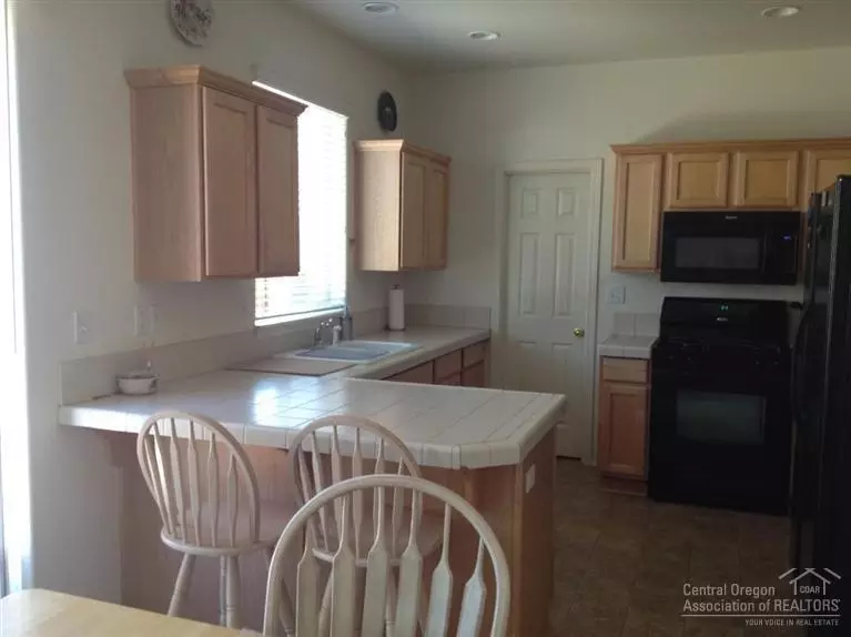  2828 NE Forum Dr, Bend, OR 97701 photo 7