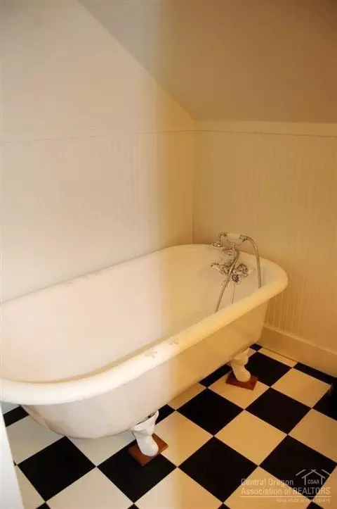 205 SE Sasser Dr, Mitchell, OR 97750 photo 10