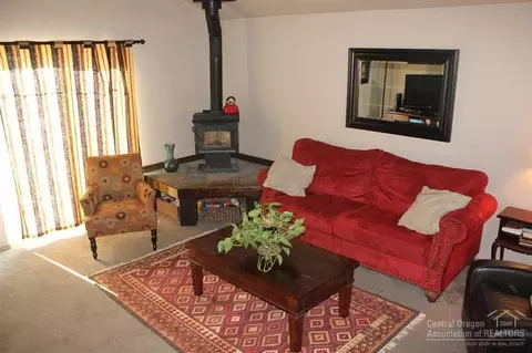 63263 Vogt Rd, Bend, OR 97701 photo 6