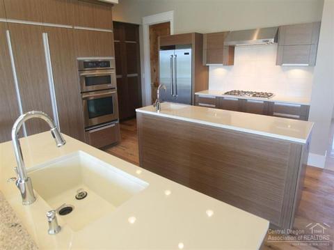 61335 Tripleknot Rd, Bend, OR 97702 photo 3