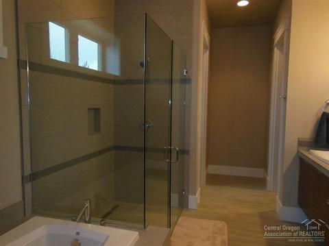 61335 Tripleknot Rd, Bend, OR 97702 photo 8