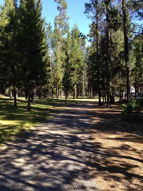 54876 Jack Pine Dr, Bend, OR 97707 photo 2
