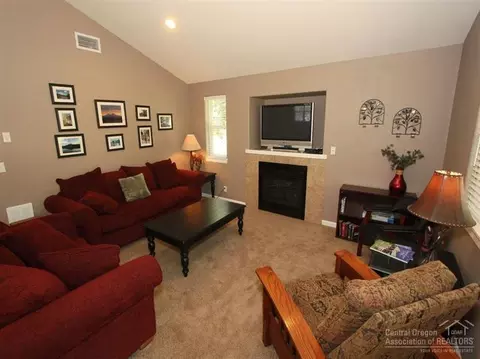 16983 Hermosa Rd, Bend, OR 97707 photo 4