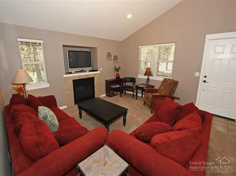 16983 Hermosa Rd, Bend, OR 97707 photo 5