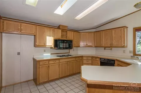 16485 Beaver Dr, Bend, OR 97707 photo 7