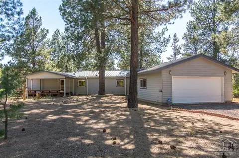 16485 Beaver Dr, Bend, OR 97707 photo 2