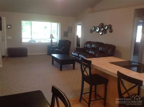 20735 Nicolette Dr, Bend, OR 97701 photo 5