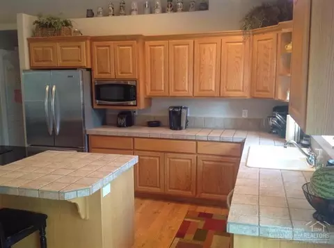 20735 Nicolette Dr, Bend, OR 97701 photo 3