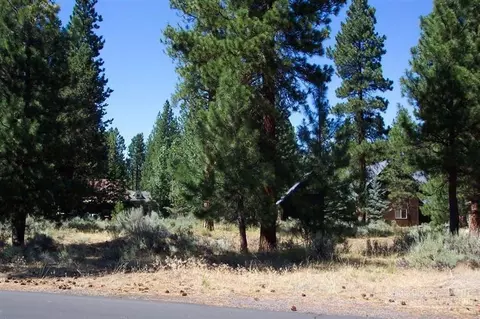 396 E Tyee Dr, Sisters, OR 97759 photo 2