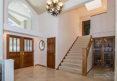 20406 White Pass Ct, Bend, OR 97702 photo 3