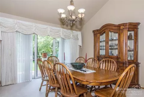 20406 White Pass Ct, Bend, OR 97702 photo 5