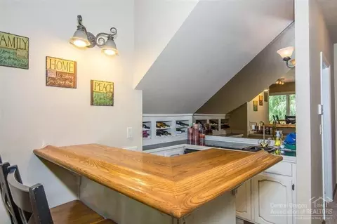 20406 White Pass Ct, Bend, OR 97702 photo 11