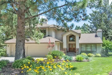 20406 White Pass Ct, Bend, OR 97702 photo 2