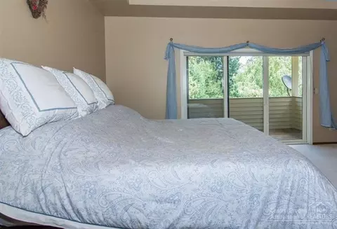 20406 White Pass Ct, Bend, OR 97702 photo 12