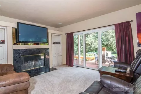 20406 White Pass Ct, Bend, OR 97702 photo 10
