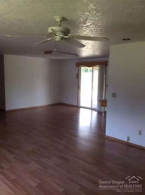 21584 Stub Pl, Bend, OR 97701 photo 3
