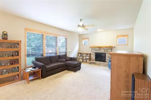 61514 Edro Pl, Bend, OR 97702 photo 3