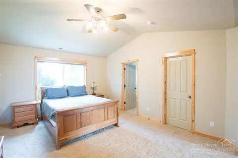 61514 Edro Pl, Bend, OR 97702 photo 4