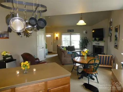 20644 Beaumont Dr, Bend, OR 97701 photo 9
