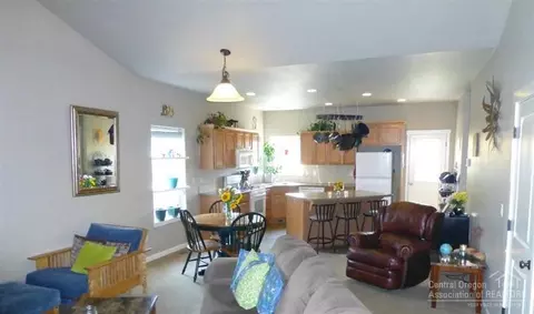 20644 Beaumont Dr, Bend, OR 97701 photo 6