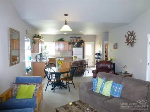 20644 Beaumont Dr, Bend, OR 97701 photo 5