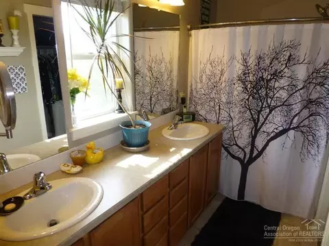 20644 Beaumont Dr, Bend, OR 97701 photo 17
