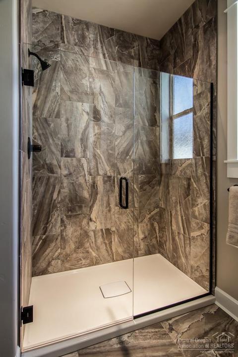 20190 SE Stonegate Dr, Bend, OR 97702 photo 19